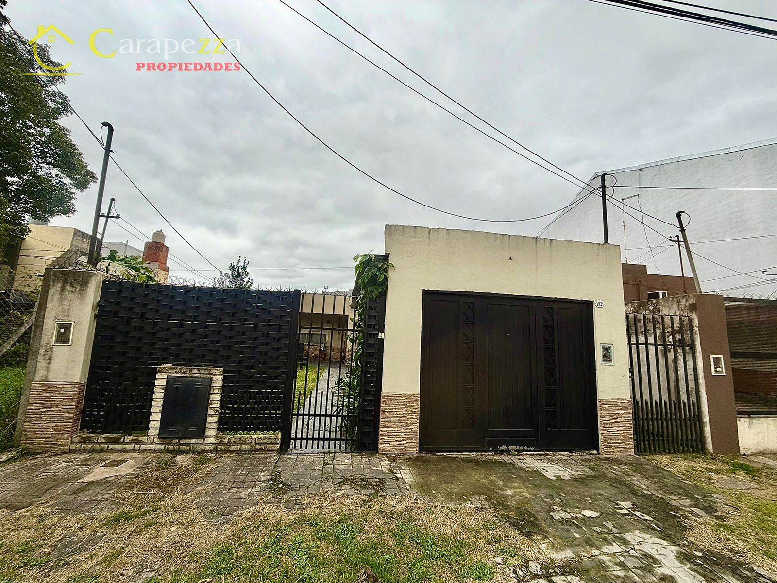 Venta 2 Propiedades en Block en Martin Coronado - 2