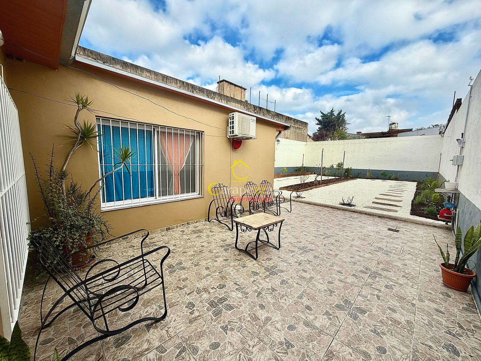 Venta Hermosa Casa 3 Amb en Caseros - 24