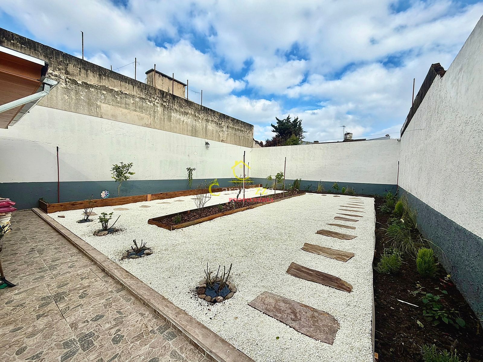 Venta Hermosa Casa 3 Amb en Caseros - 26
