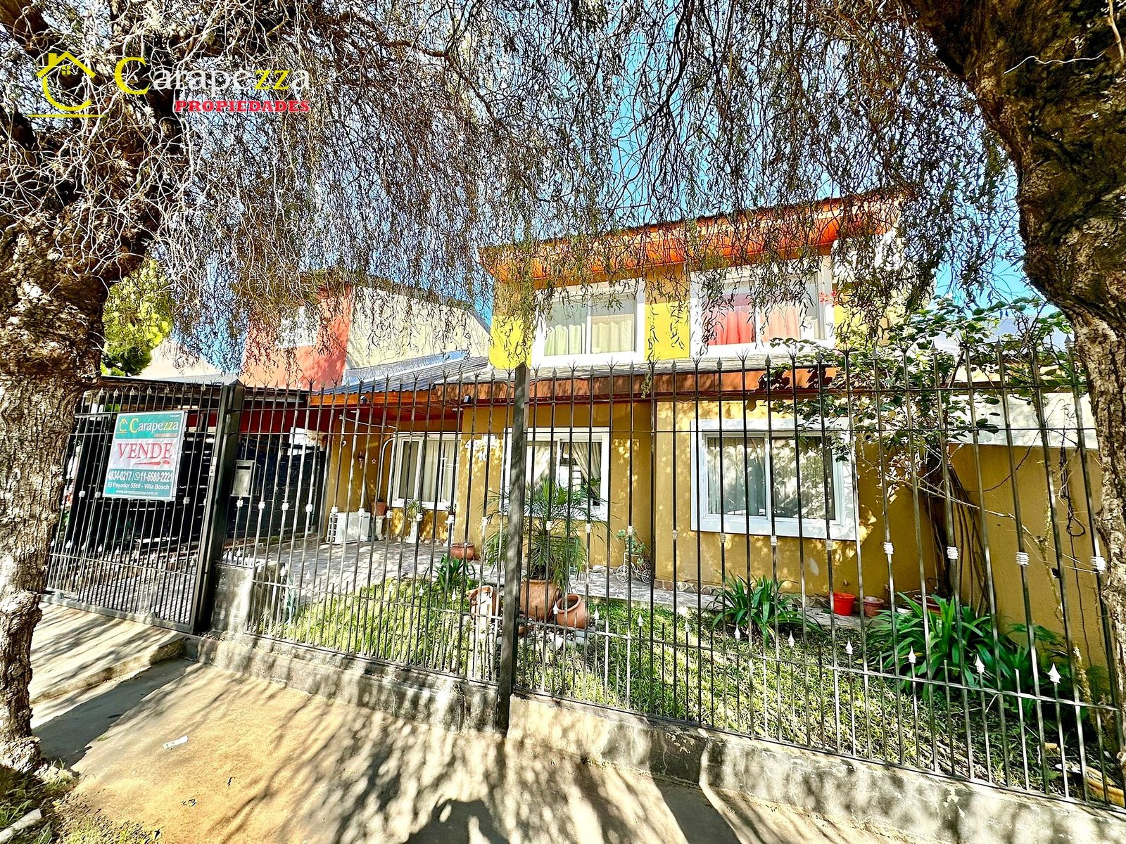 Hermosa Casa 5 Amb en Venta en Barrio Altos de Podesta - 2