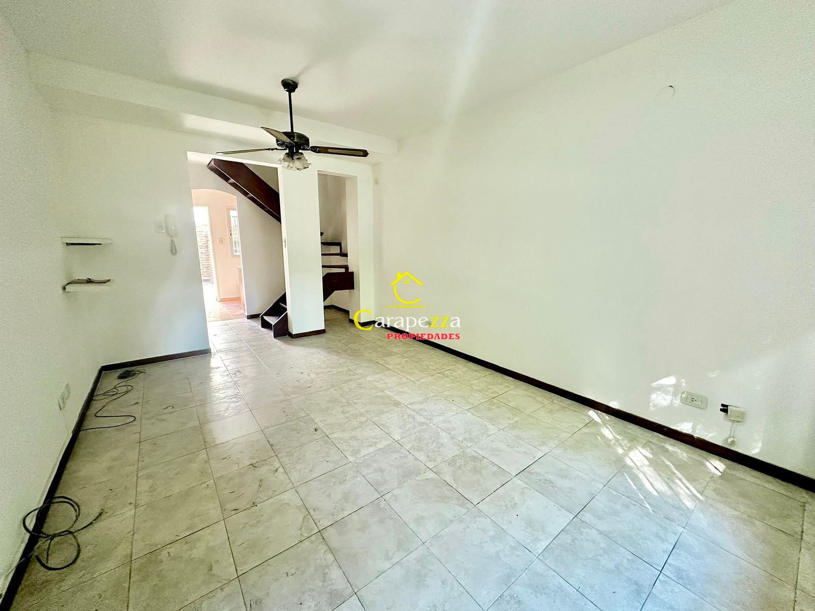 Hermoso Triplex 4 Amb en Venta, en Martin Coronado - 2