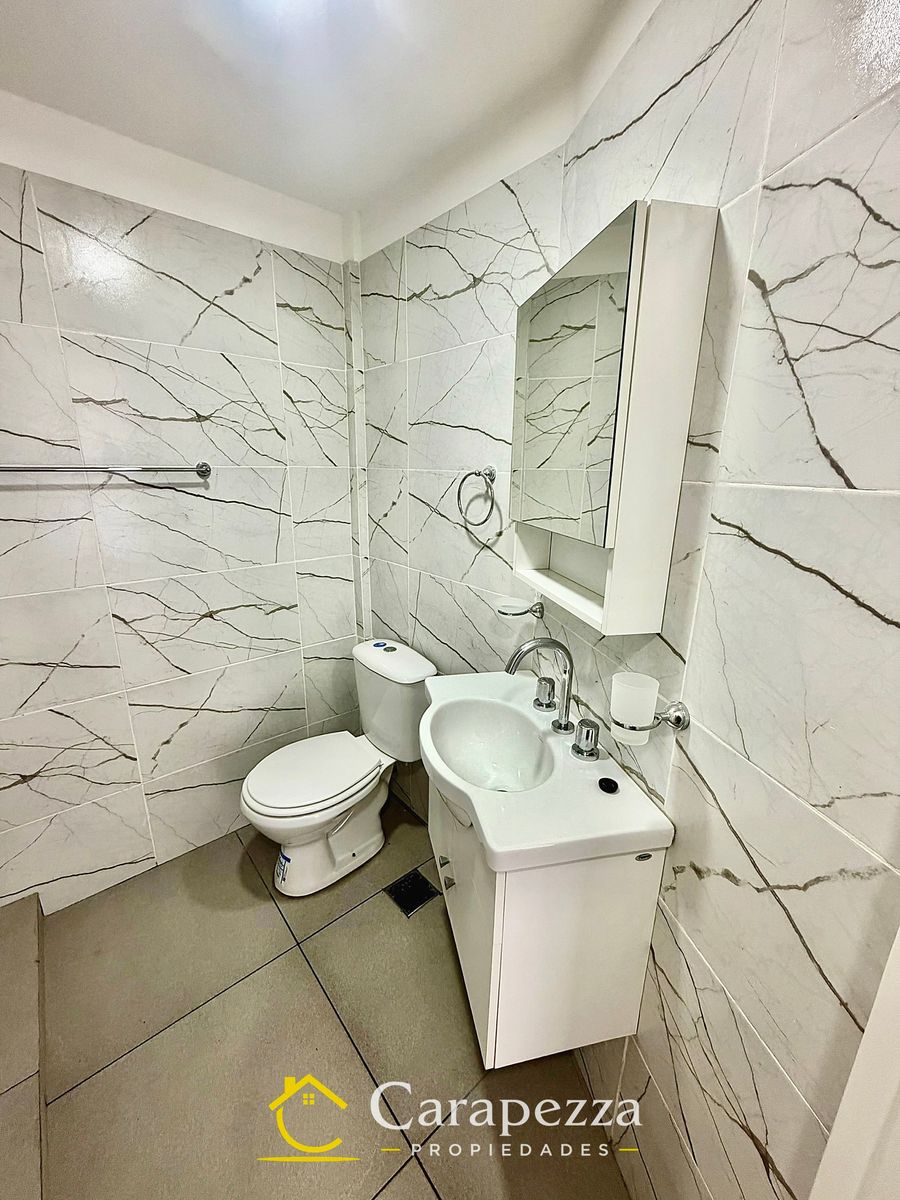 Oficina Comercial / Local En 1° Piso en Alquiler en Villa Bosch - 8