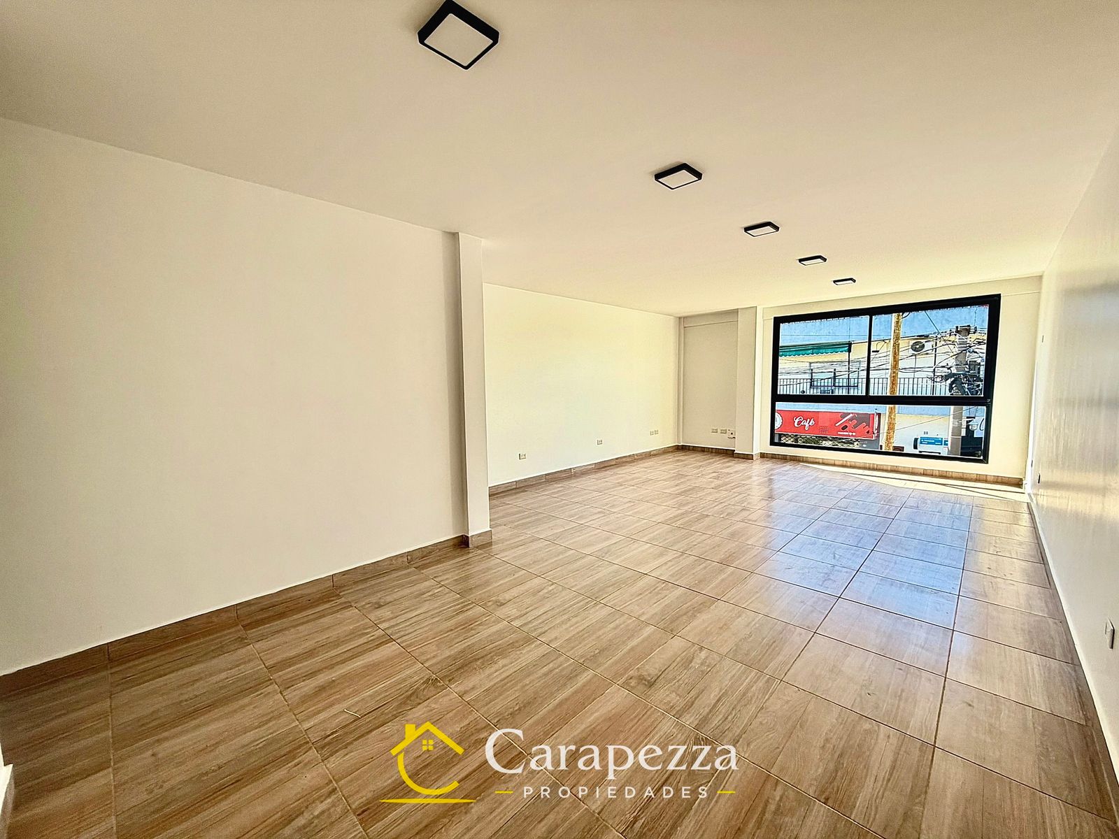 Oficina Comercial / Local En 1° Piso en Alquiler en Villa Bosch - 1