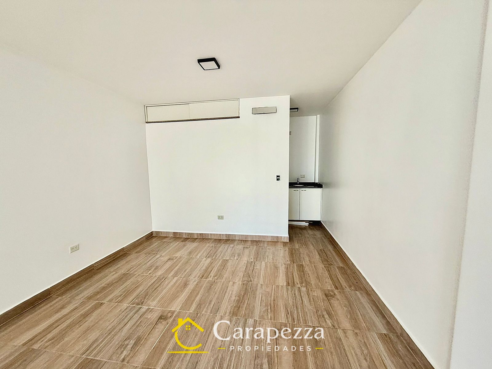 Oficina Comercial / Local En 1° Piso en Alquiler en Villa Bosch - 5