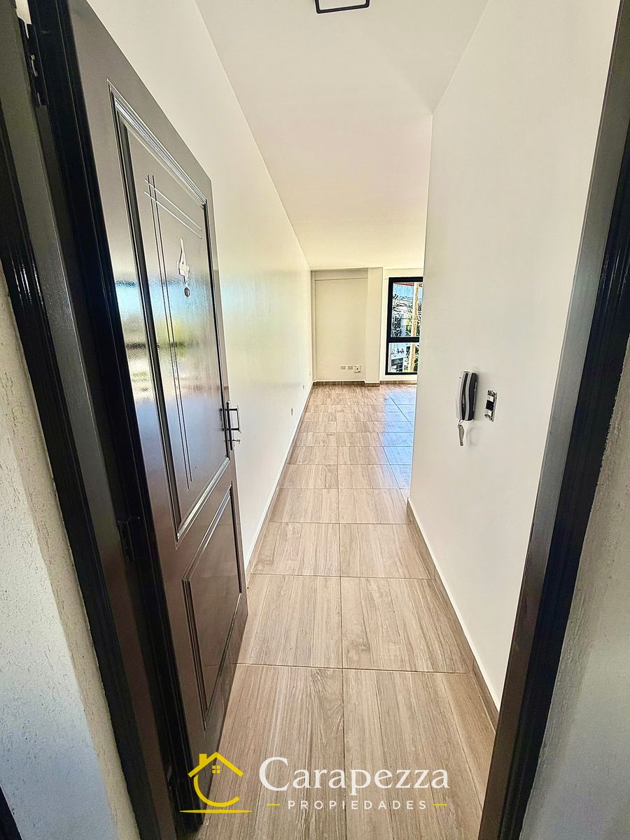 Oficina Comercial / Local En 1° Piso en Alquiler en Villa Bosch - 9