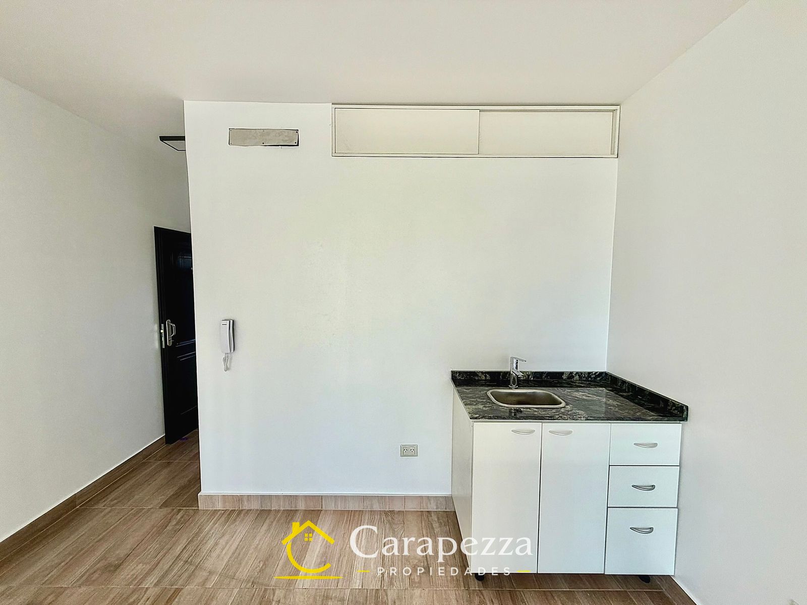 Oficina Comercial / Local En 1° Piso en Alquiler en Villa Bosch - 5
