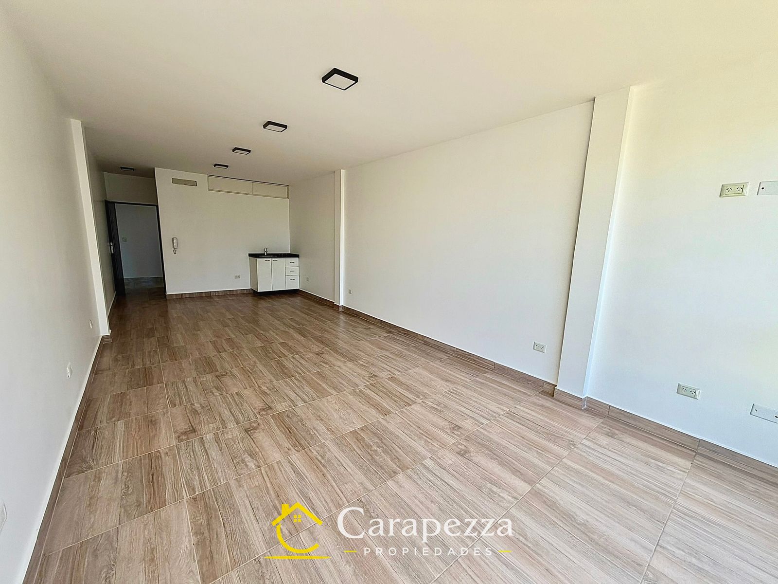 Oficina Comercial / Local En 1° Piso en Alquiler en Villa Bosch - 6