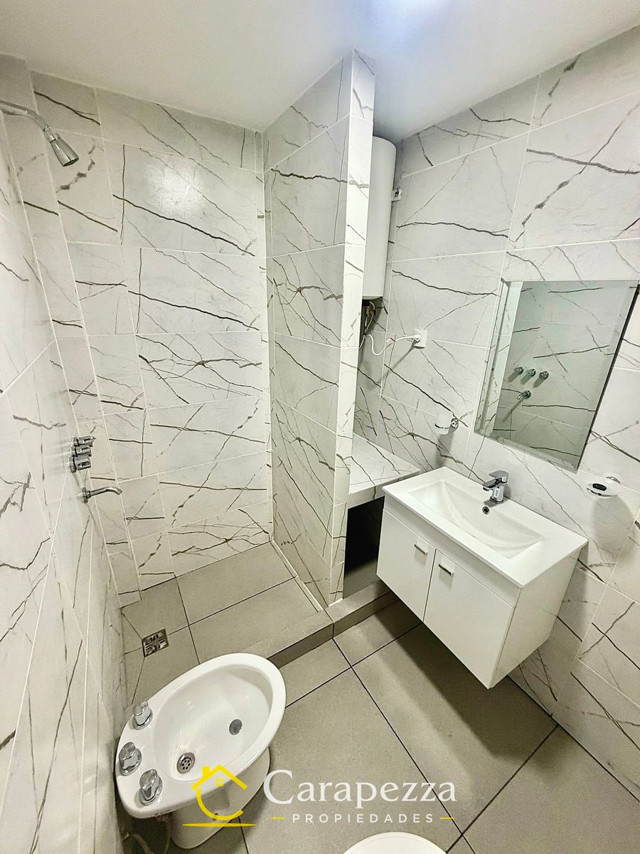 Oficina Comercial / Local En 1° Piso en Alquiler en Villa Bosch - 7