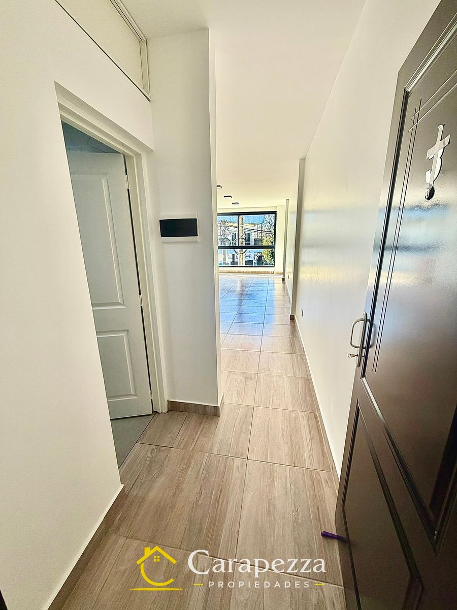 Oficina Comercial / Local En 1° Piso en Alquiler en Villa Bosch - 8