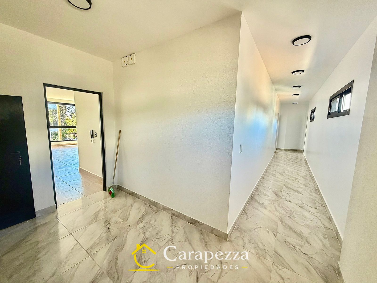 Oficina Comercial / Local En 1° Piso en Alquiler en Villa Bosch - 9