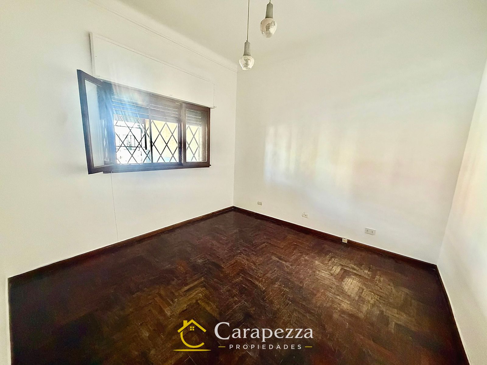 Casa 4 Amb en Venta en Caseros - 13