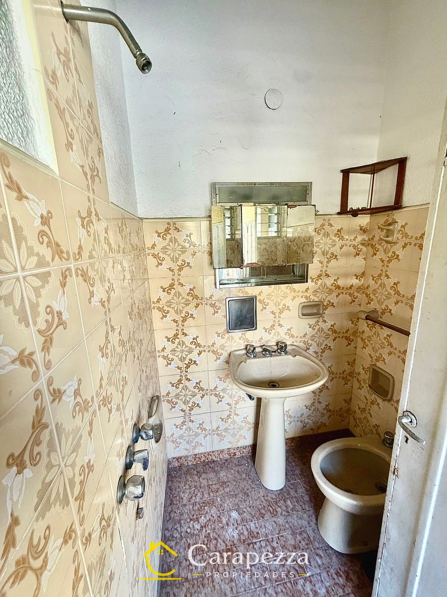 Casa 4 Amb en Venta en Caseros - 22