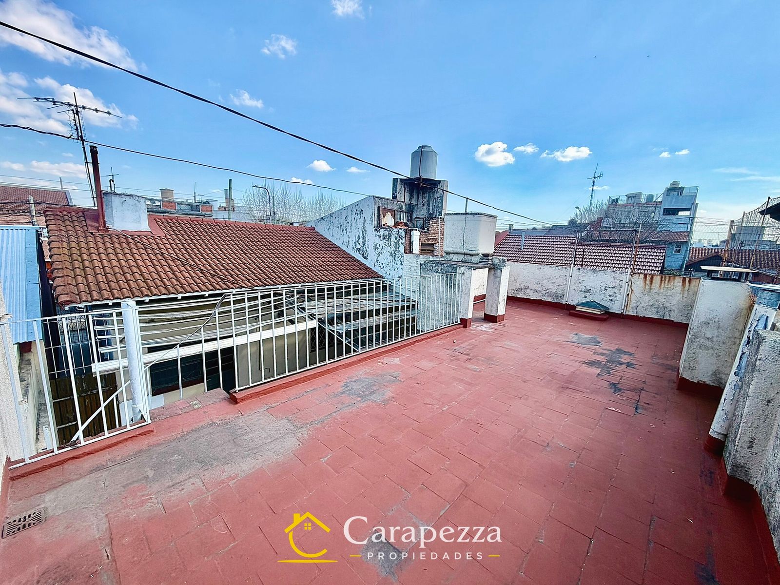 Casa 4 Amb en Venta en Caseros - 23