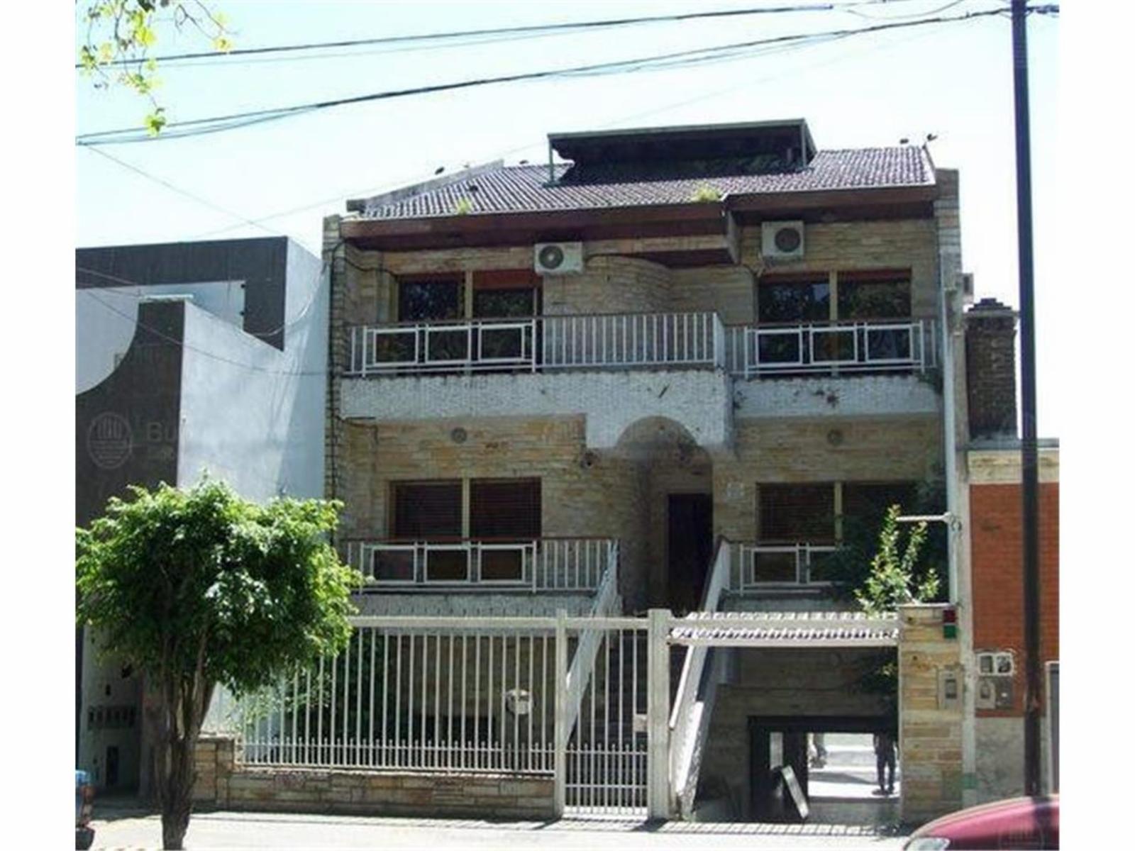 Casa lote propio 50,6 x 8,66 zonificacion C3II - 1