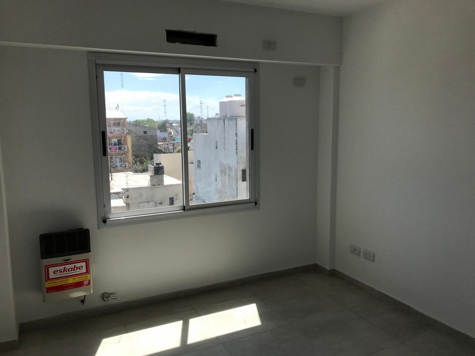Cómodo y luminoso Dpto 2 ambientes con balcón y cochera opcional. Oportunidad — foto 6