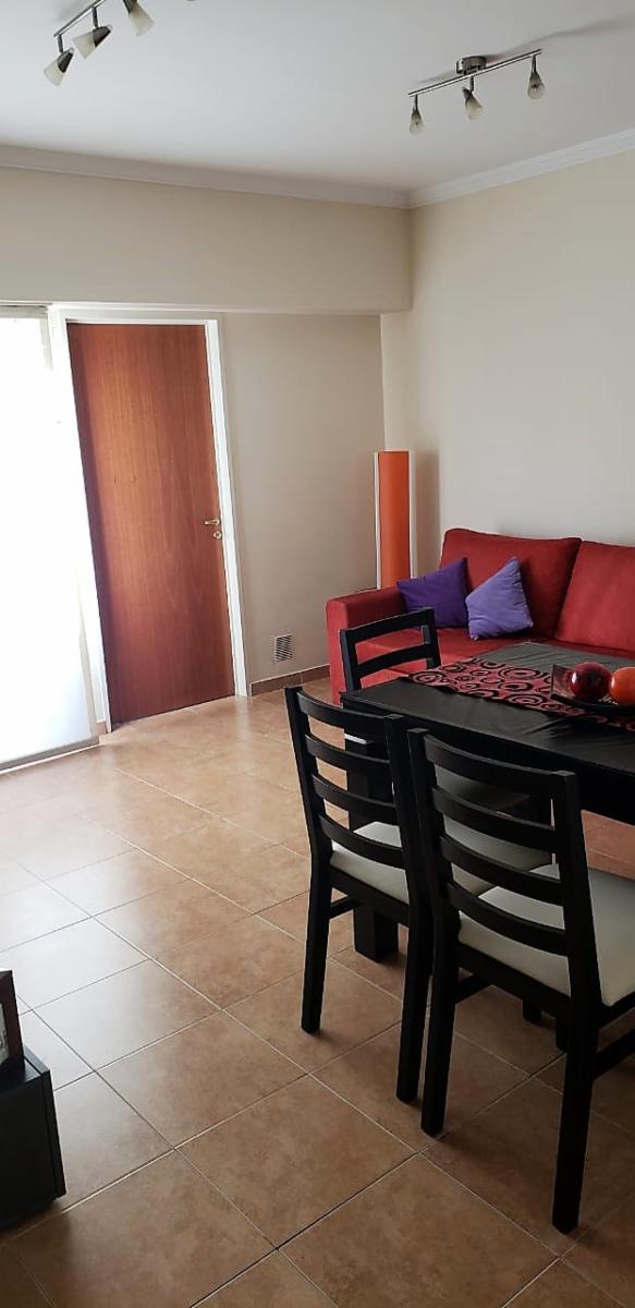 Hermoso PH dos ambientes en primer piso con balcón. Bajas expensas — foto 3