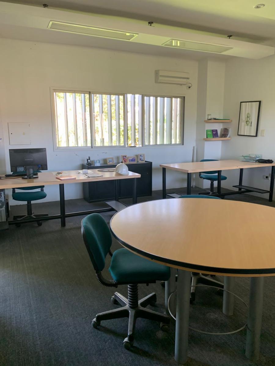 Depósito con oficinas en Av. Zanni Paraná - 7