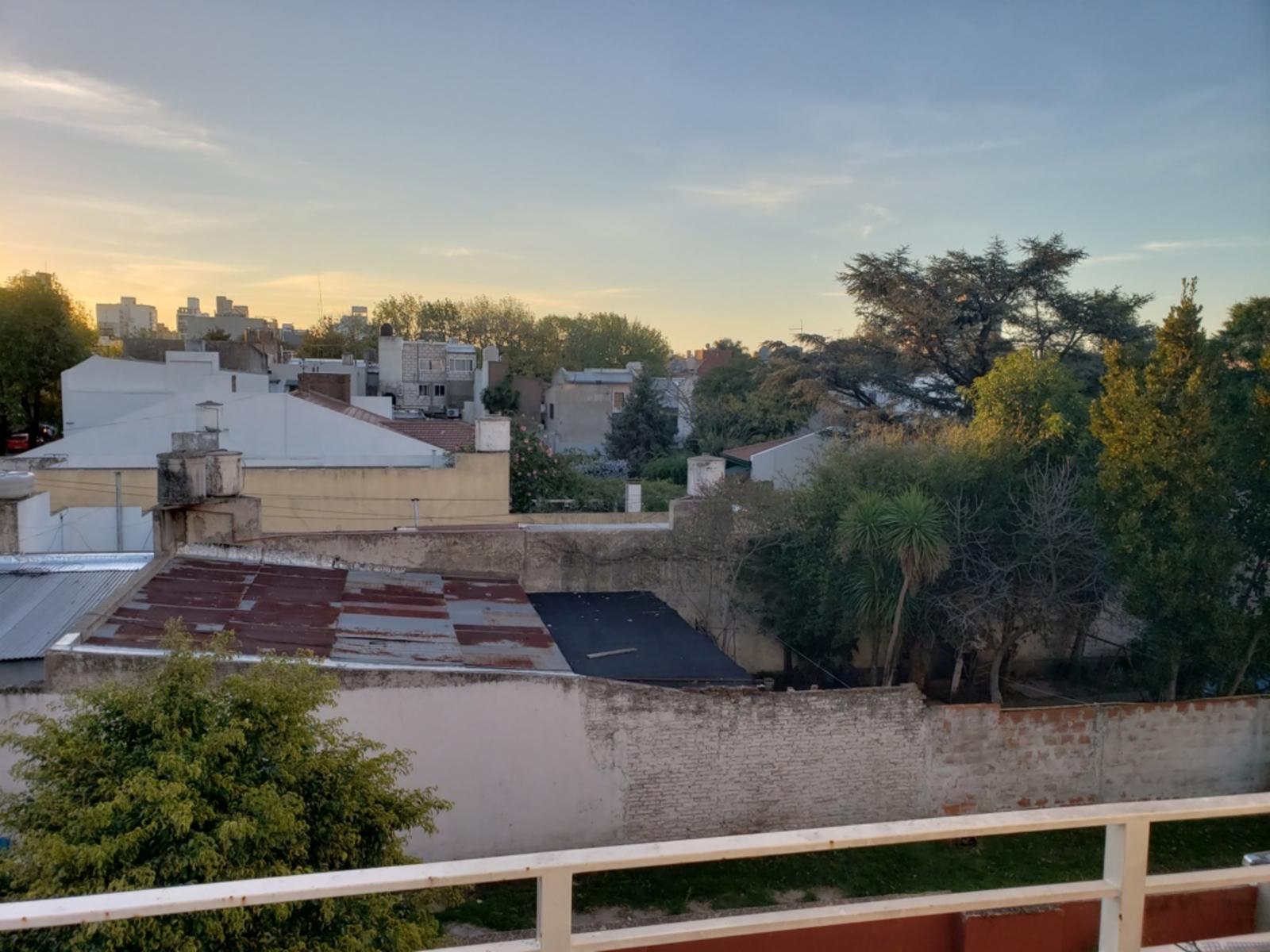 DEPARTAMENTO DE 1 DORM EN AV. 38 E/ 11 Y 12. ESTADO: EXCELENTE - 3