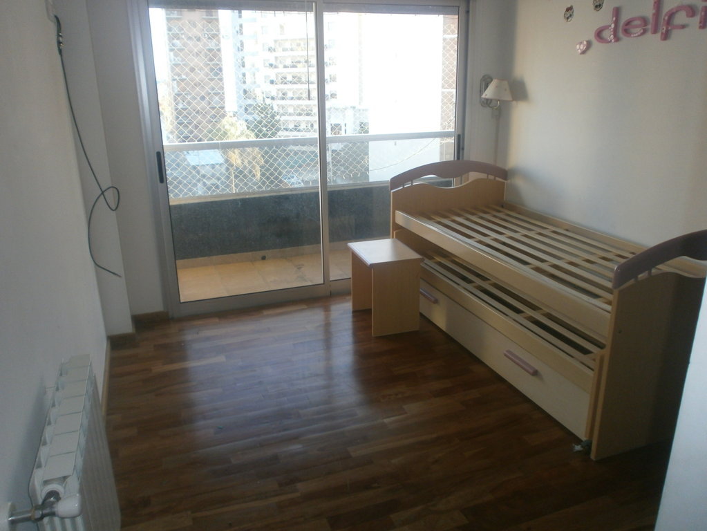 Departamento de 2 dormitorios, de categoría, amplio y luminoso, de 85 m2 con cochera semicubierta — foto 6