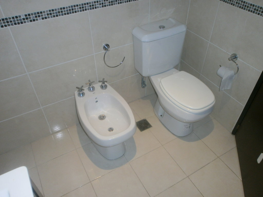 Departamento de 2 dormitorios, de categoría, amplio y luminoso, de 85 m2 con cochera semicubierta — foto 13