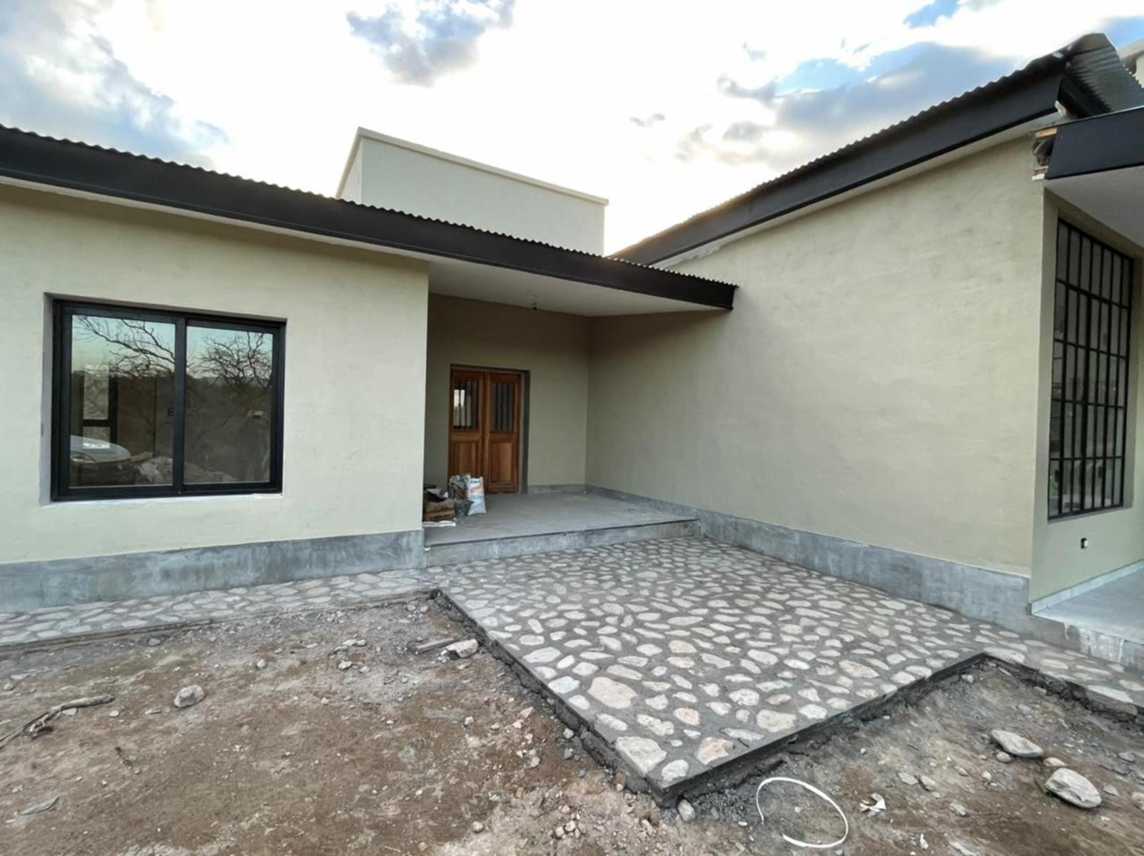 Casa de 4 dormitorios en venta, Tapia - 3