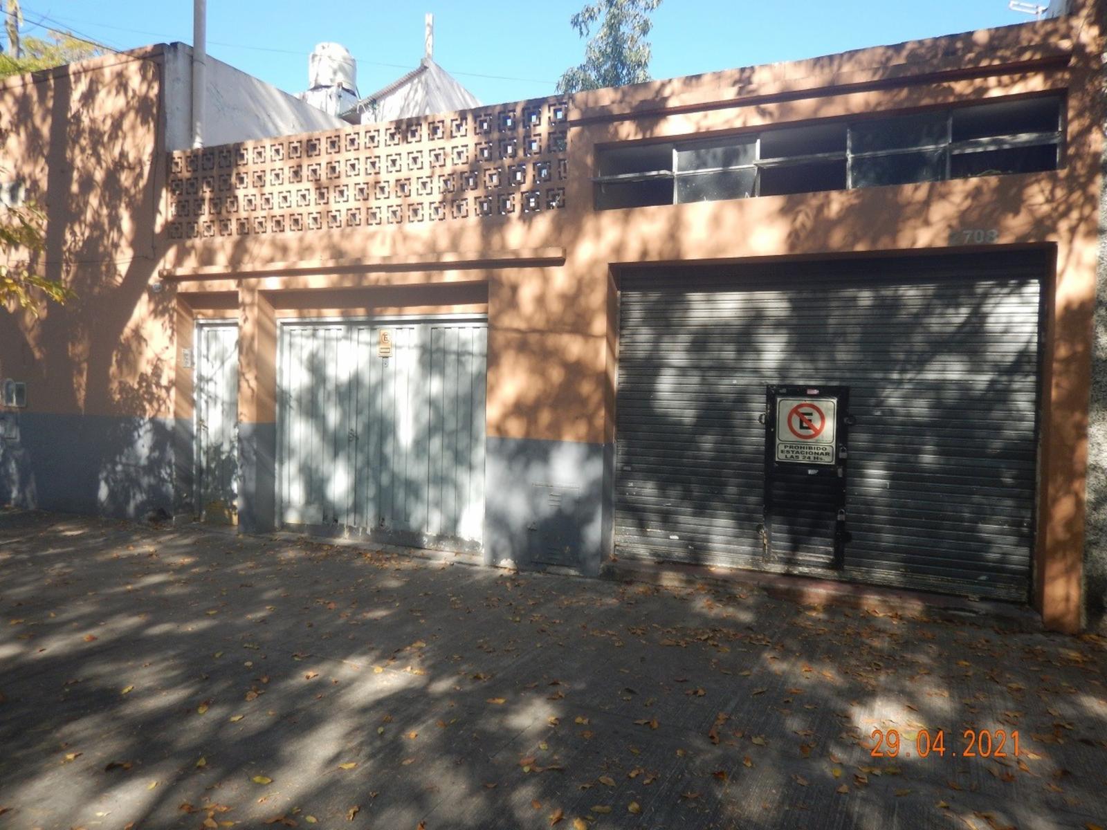 Casa de 2 Ambientes con 2 Locales en Villa Real - 2
