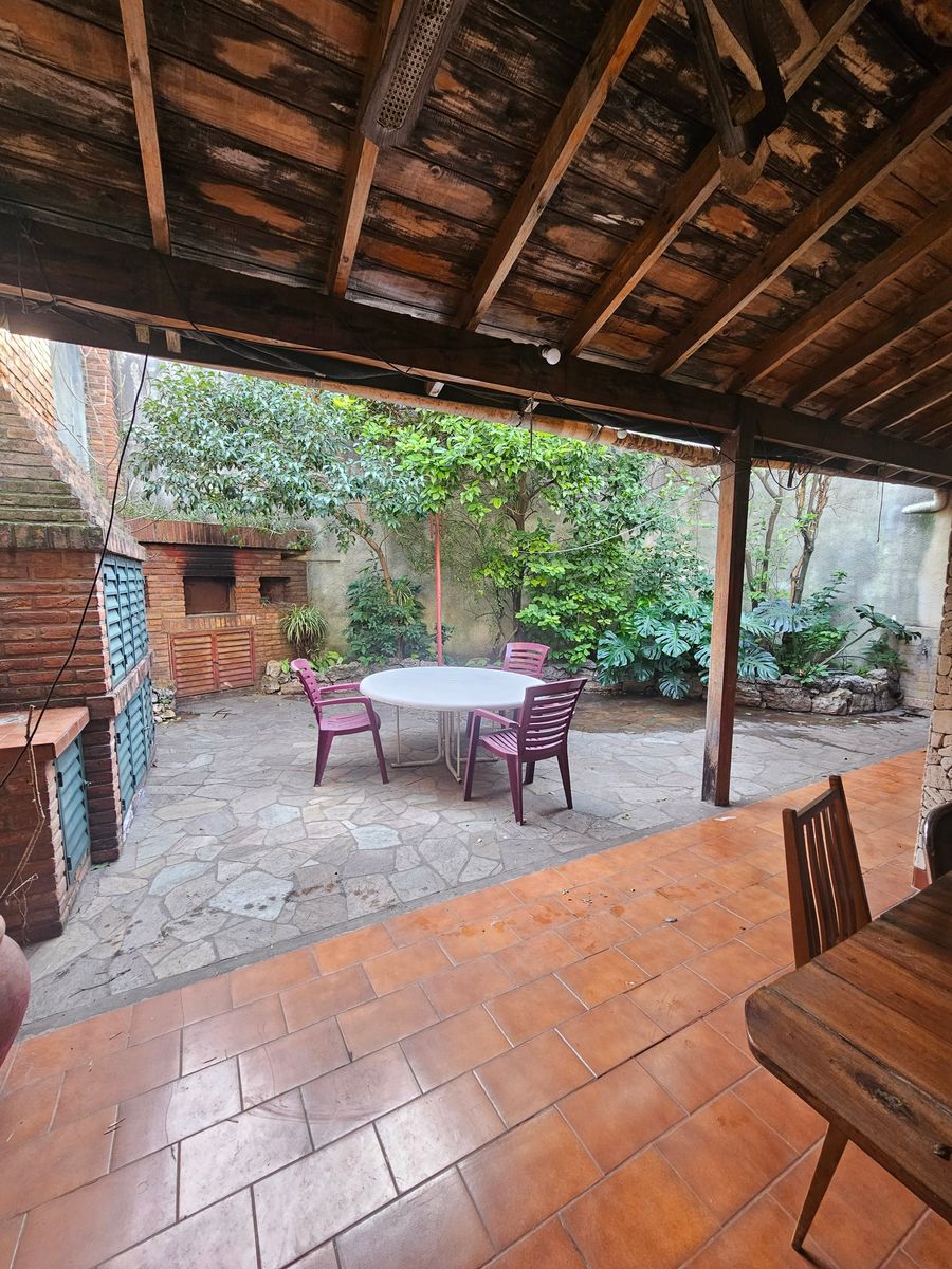 Casa en Venta 4 Ambientes Amplio con Parrilla y Garage — foto 5