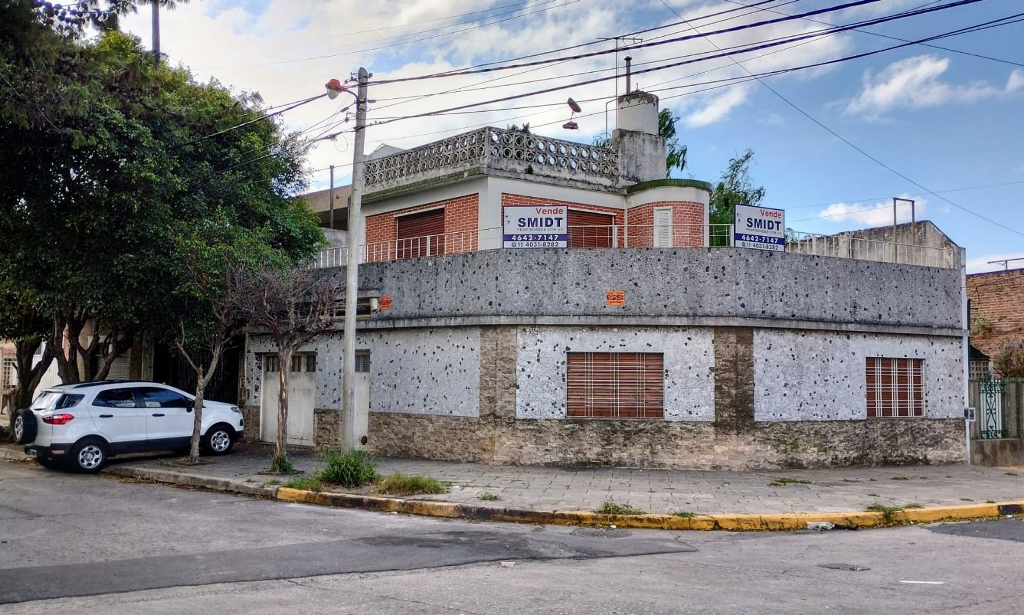 Casa en Venta 4 Ambientes con Garage, Parrilla + Terraza