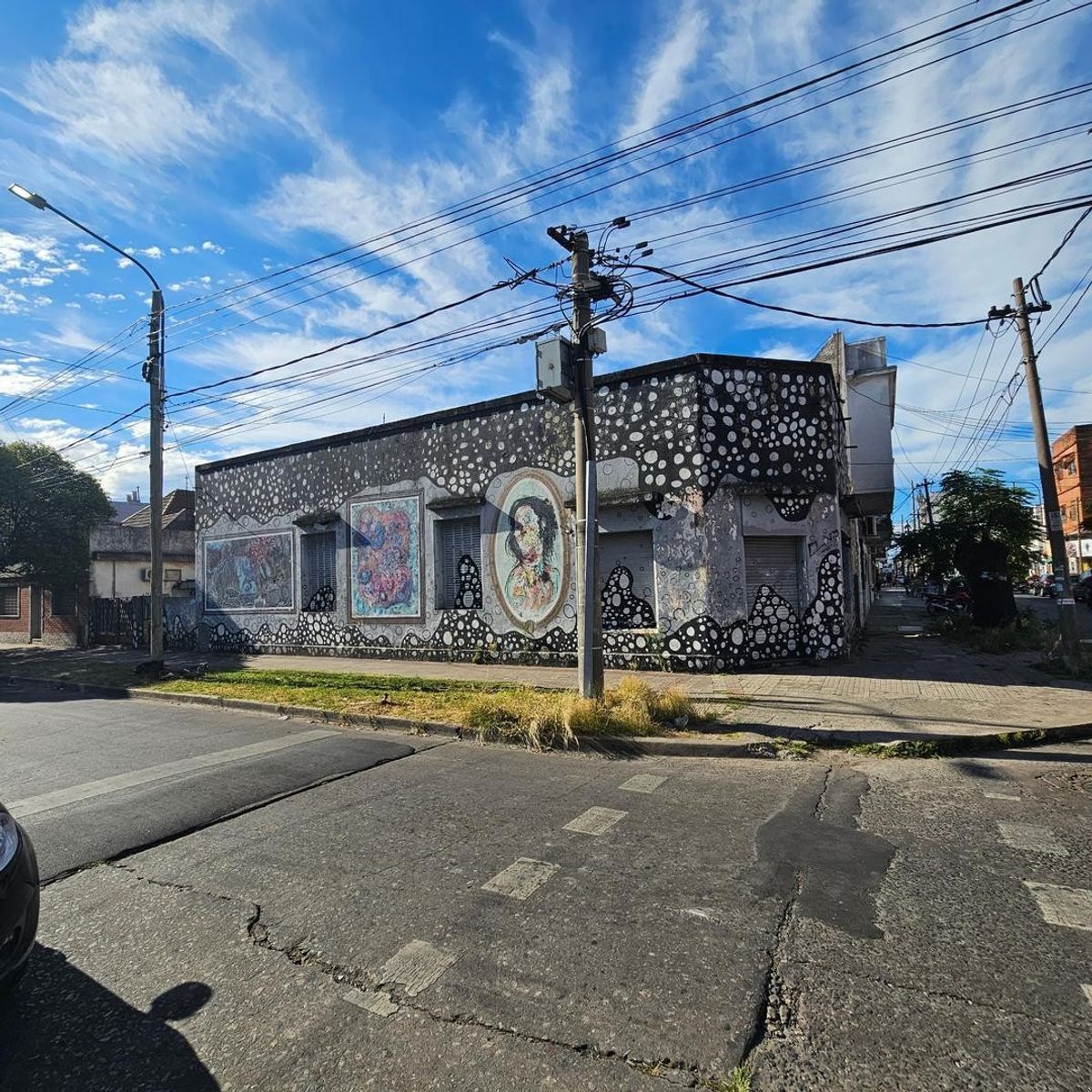 Lote con Unidades en Block + Local en esquina y Cochera