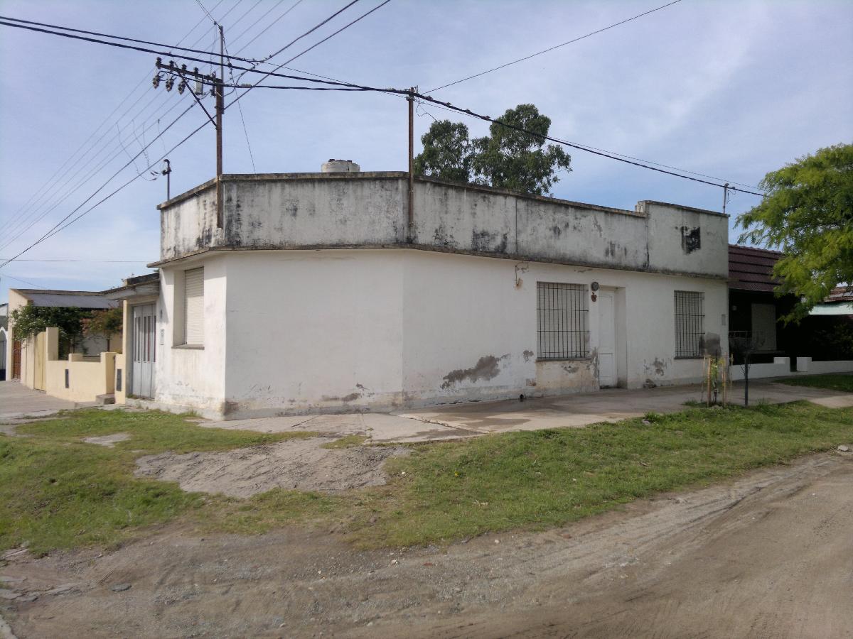 CASA EN ESQUINA