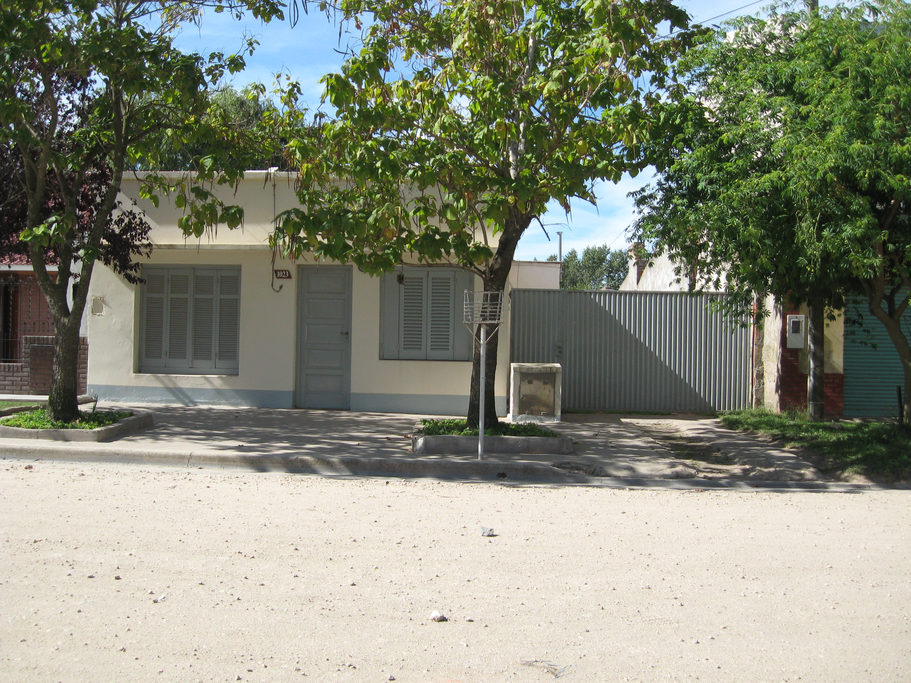 CASA CON DOS DEPARTAMENTOS