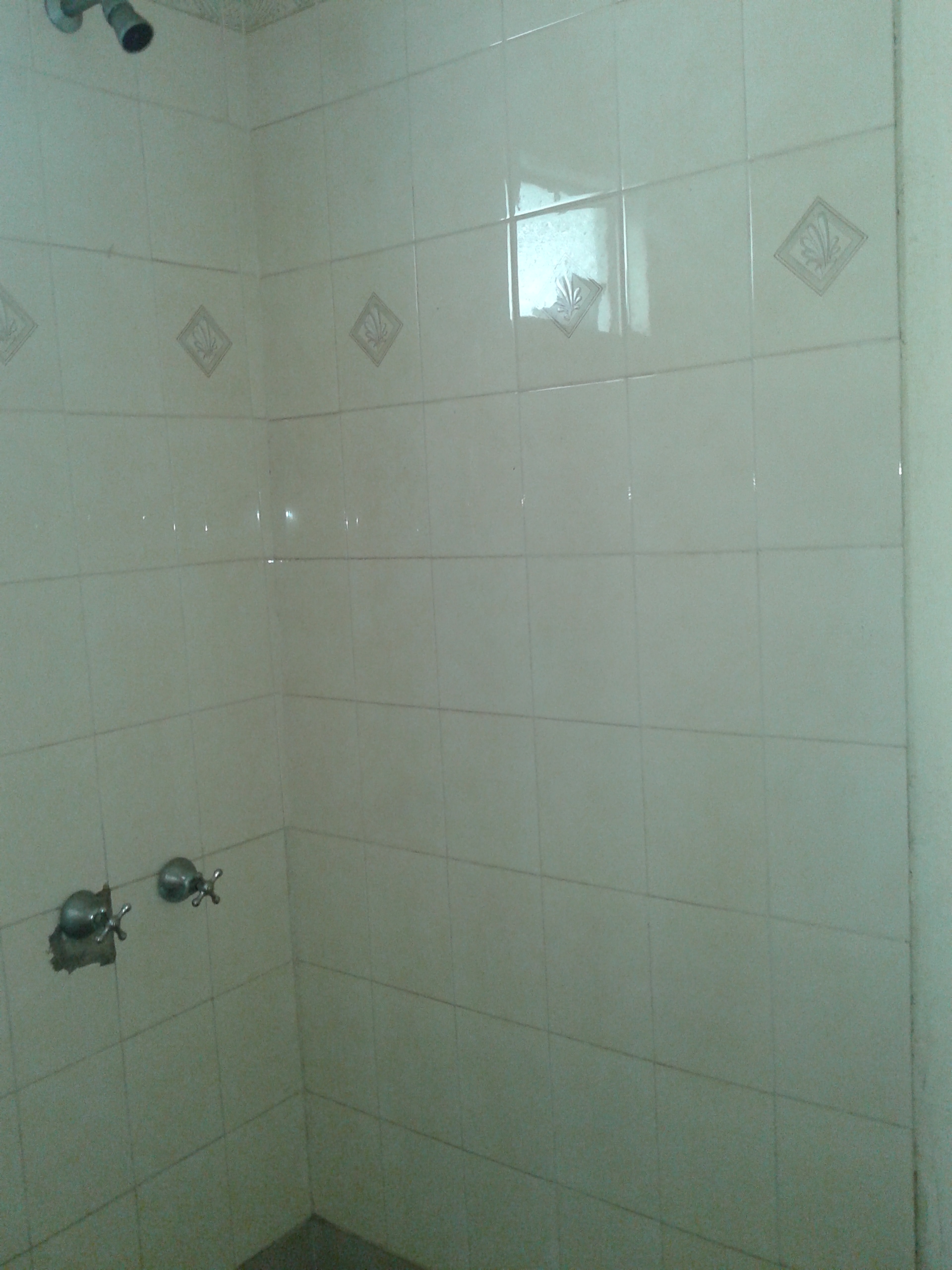 DOS LOCALES COMERCIALES Y DEPARTAMENTO EN PRIMER PISO — foto 5
