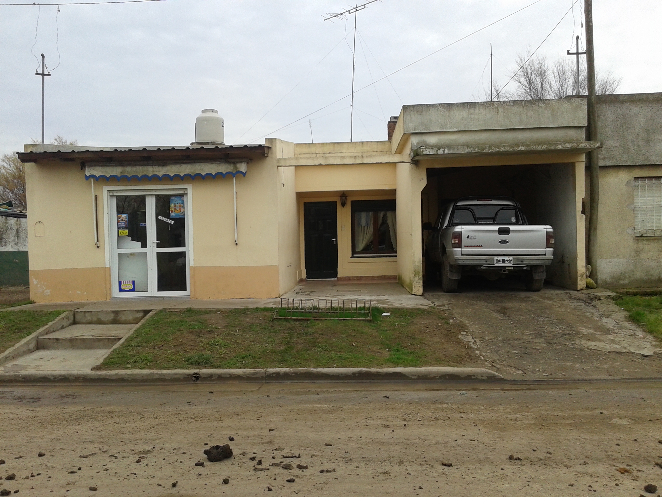 CASA CON LOCAL Y DEPARTAMENTO