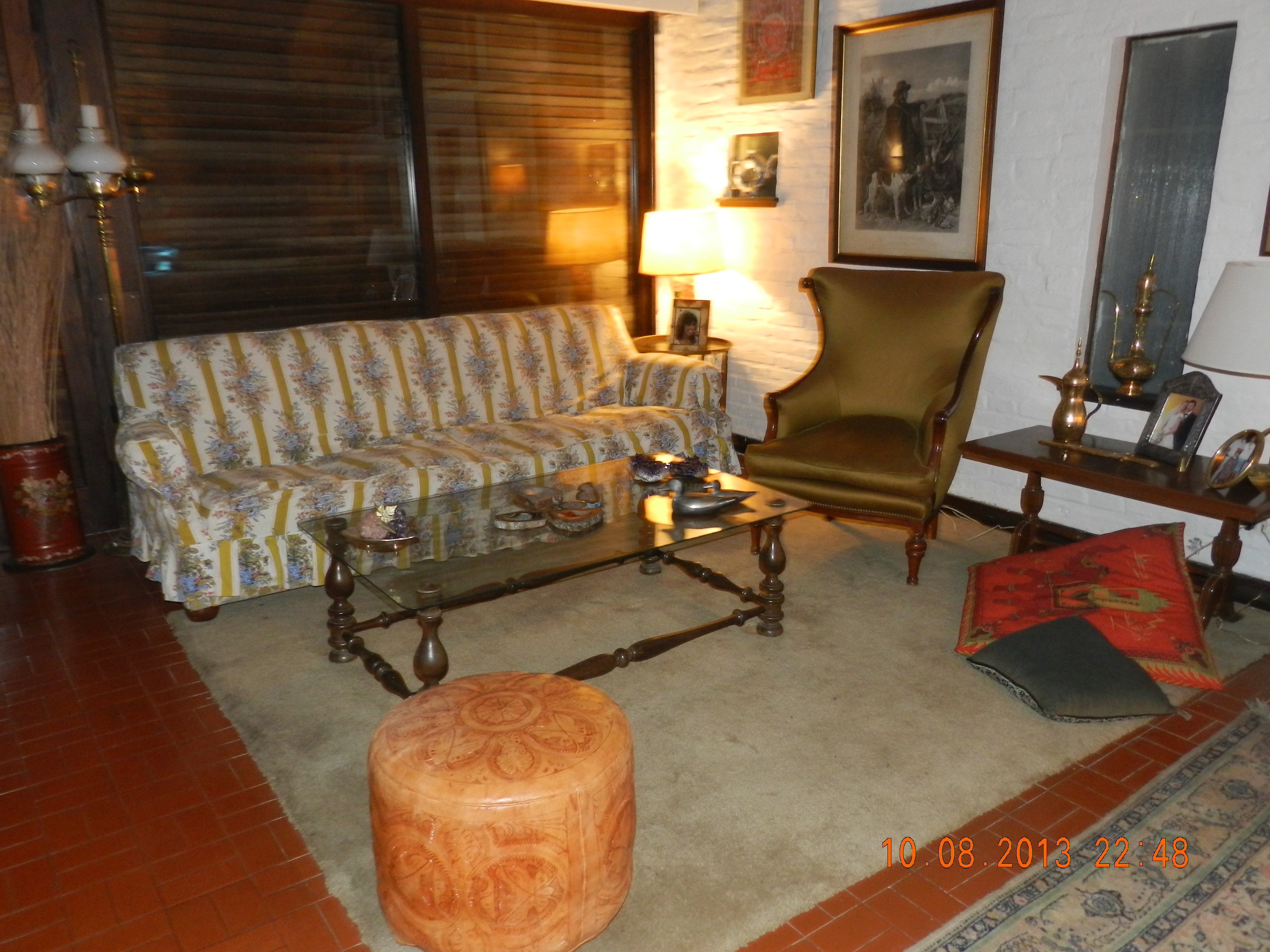 CHALET CON TRES DORMITORIOS, 3 BAÑOS,TOILETTE, LIVING-COMEDOR,COCINA, GARAGE Y QUINCHO. TERRENO TOTAL: 20 MTS POR 35 MTS. — foto 2