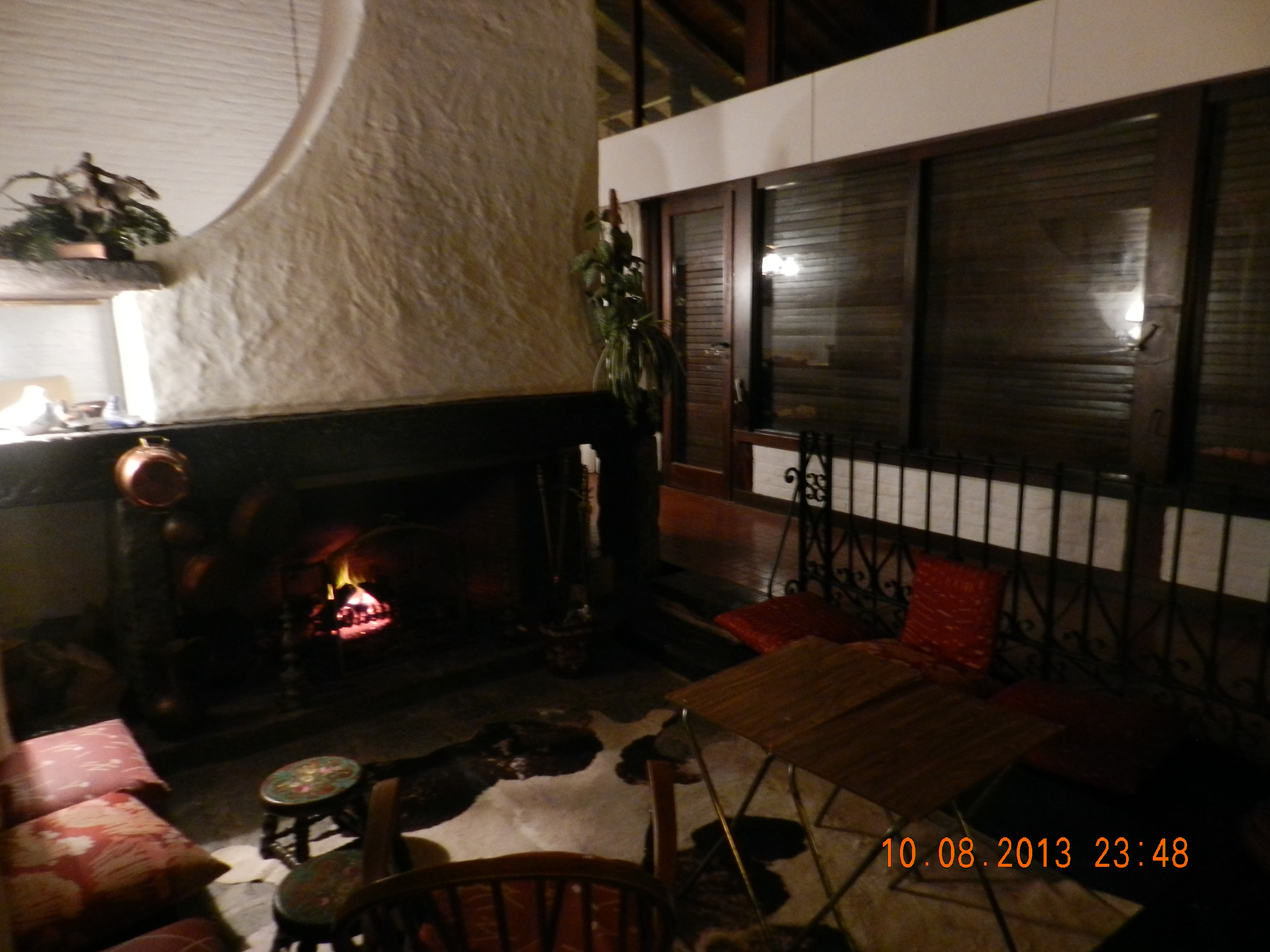 CHALET CON TRES DORMITORIOS, 3 BAÑOS,TOILETTE, LIVING-COMEDOR,COCINA, GARAGE Y QUINCHO. TERRENO TOTAL: 20 MTS POR 35 MTS. — foto 5