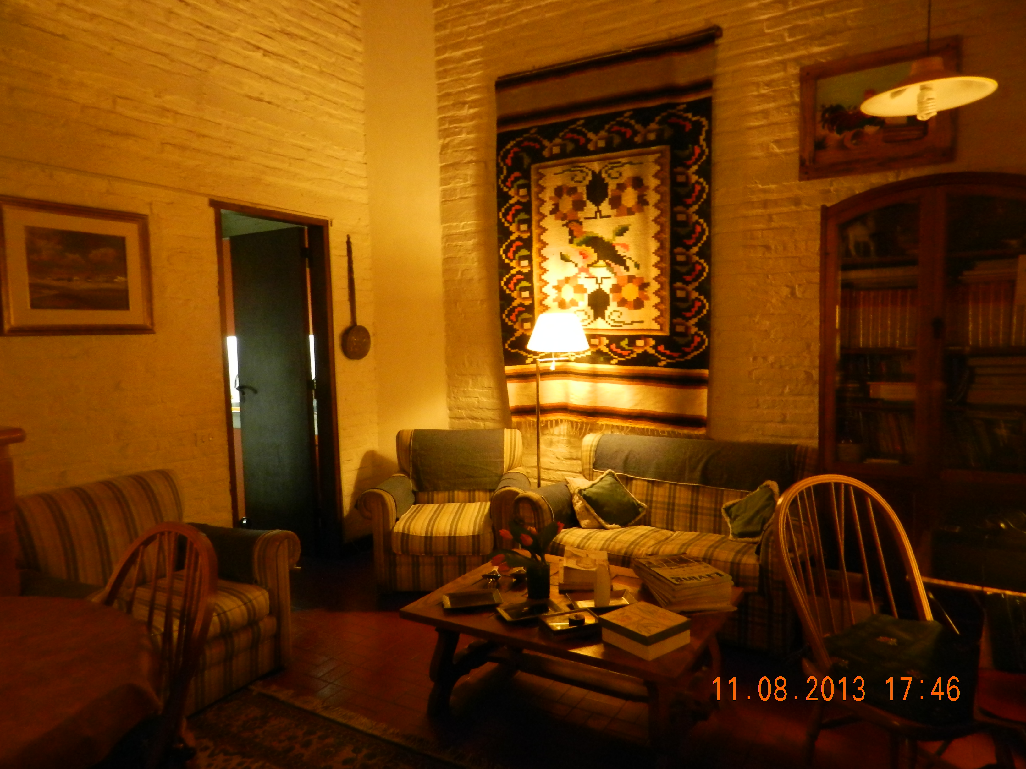 CHALET CON TRES DORMITORIOS, 3 BAÑOS,TOILETTE, LIVING-COMEDOR,COCINA, GARAGE Y QUINCHO. TERRENO TOTAL: 20 MTS POR 35 MTS. — foto 7