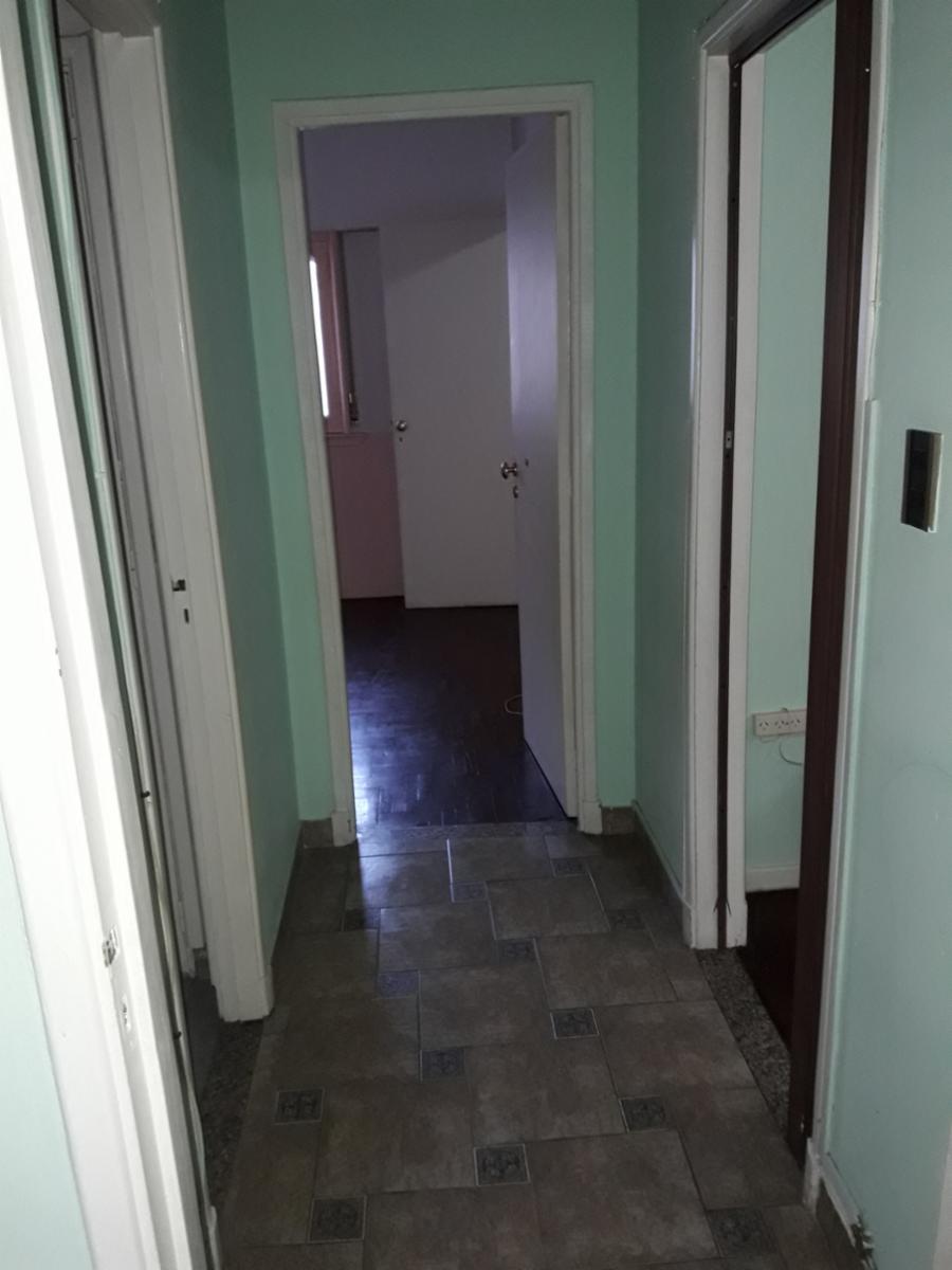 VENTA DEPTO 3 AMB POR ESCALERA MUY LUMINOSO – FLORESTA – IMPECABLE