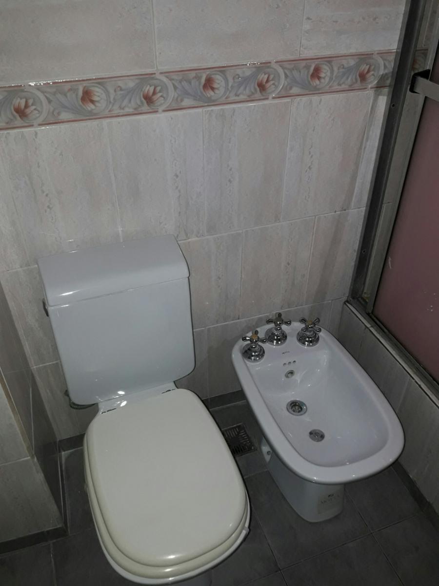 VENTA DEPTO 3 AMB POR ESCALERA MUY LUMINOSO – FLORESTA – IMPECABLE — foto 2