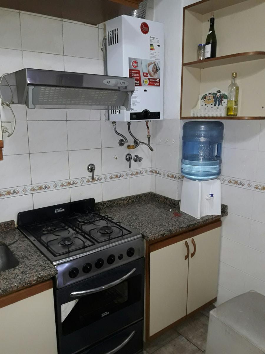 VENTA DEPTO 3 AMB POR ESCALERA MUY LUMINOSO – FLORESTA – IMPECABLE — foto 4