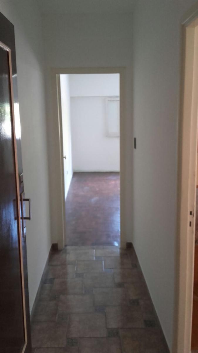 VENTA DEPTO 3 AMB POR ESCALERA MUY LUMINOSO – FLORESTA – IMPECABLE — foto 10