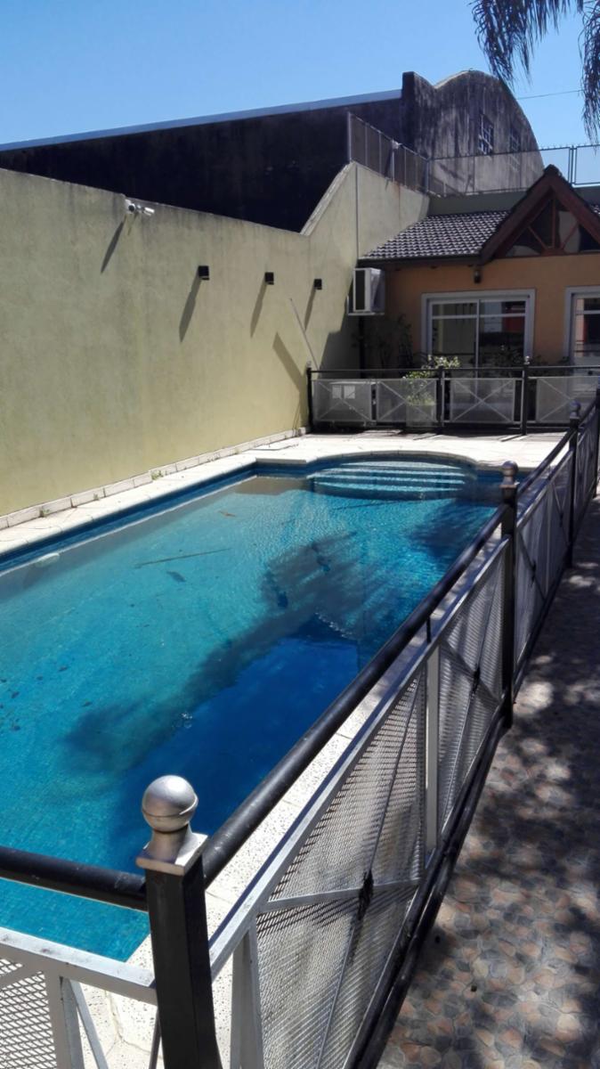 Ramos Mejia...Excelente Chalet en venta de 440 Mts..Con Pileta de Natación.... — foto 9