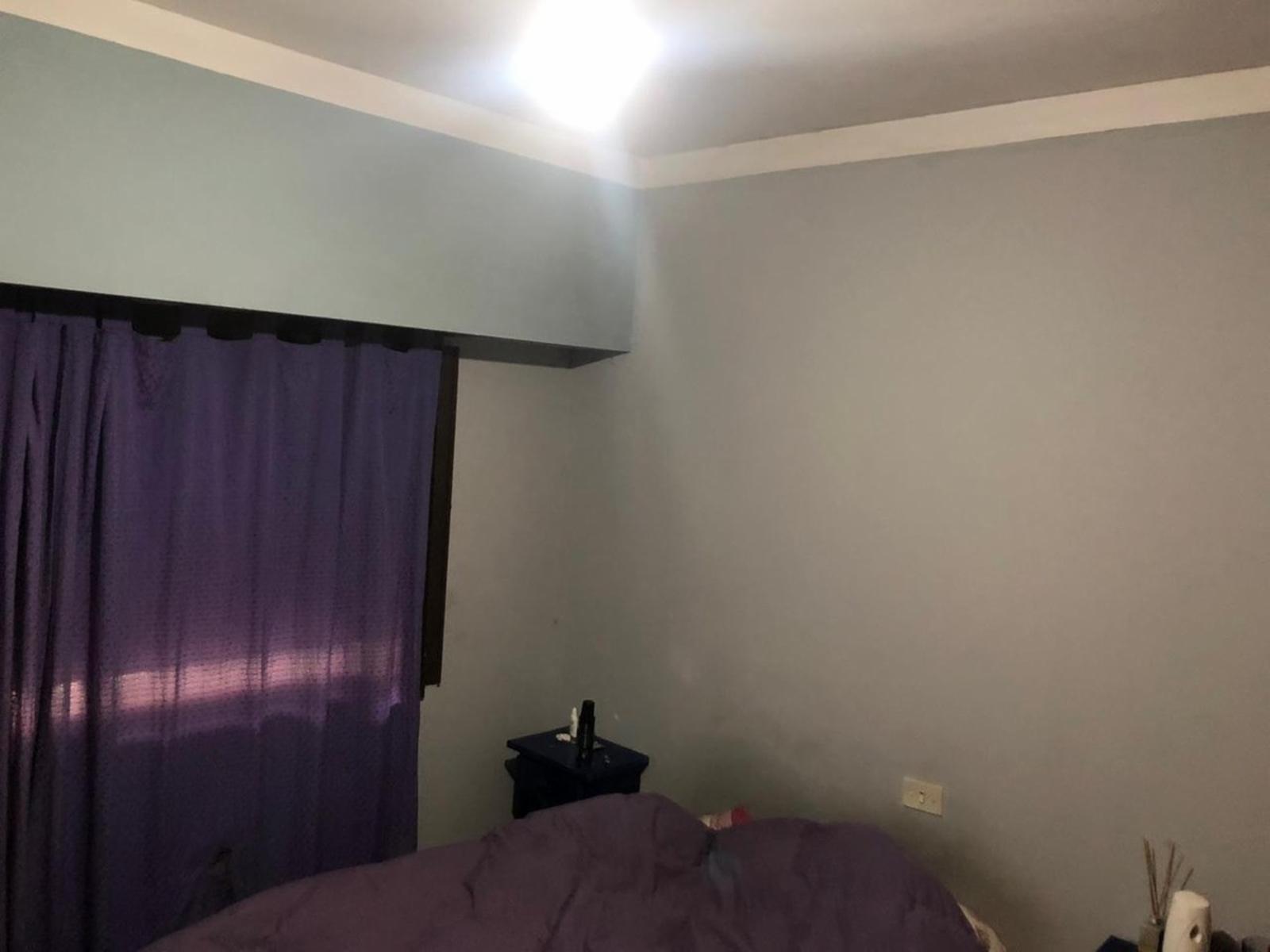 Casa de 3 ambientes amplios en Venta, c/ fondo libre. Isidro Casanova — foto 4