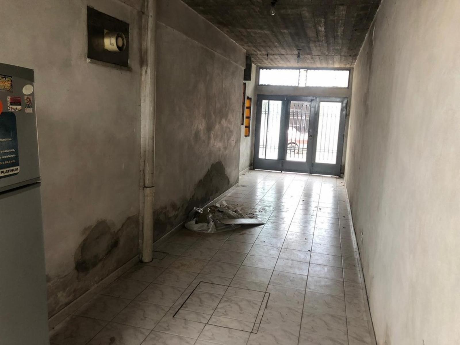 Casa de 3 ambientes amplios en Venta, c/ fondo libre. Isidro Casanova — foto 11