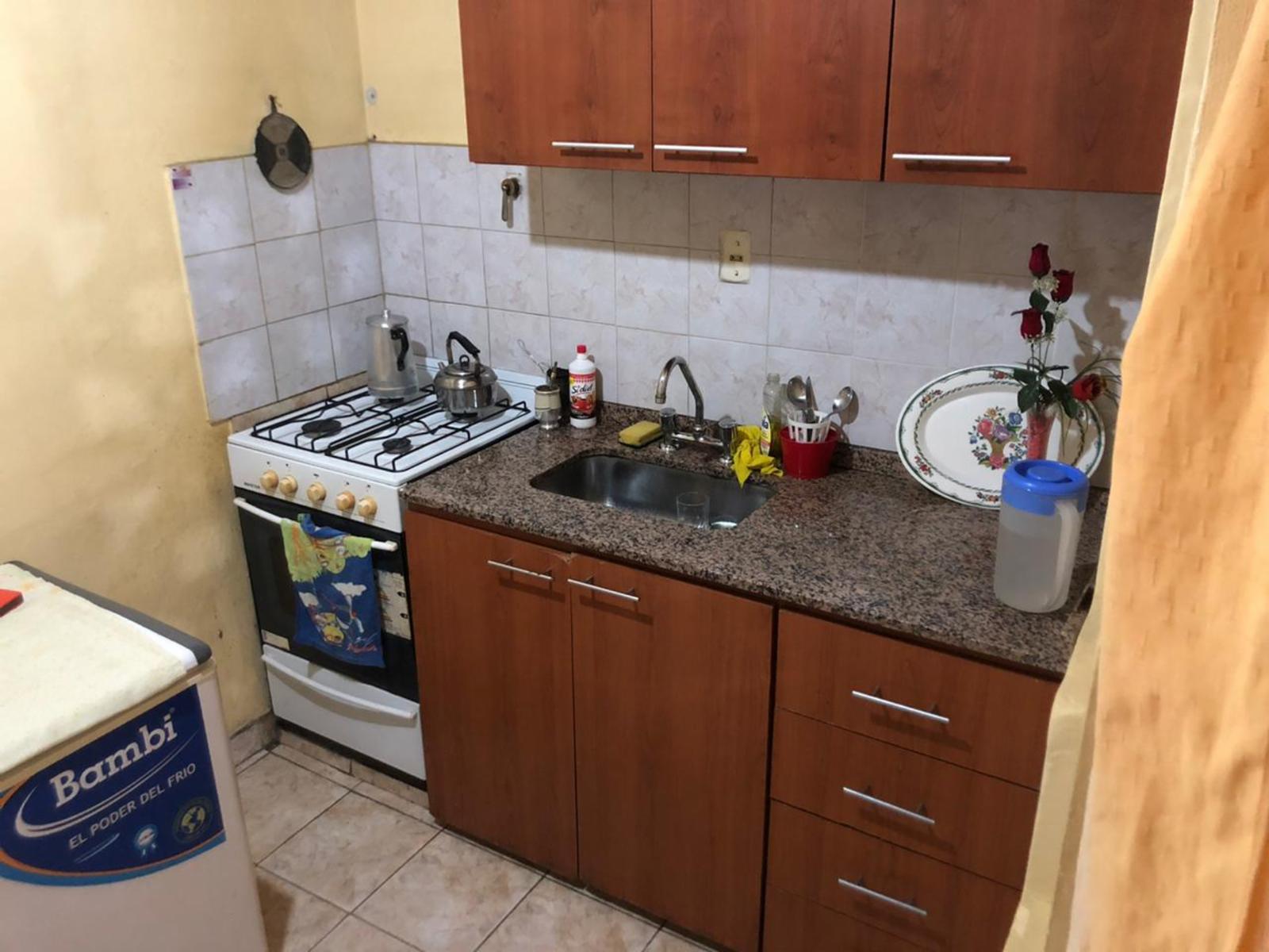 Casa 3 ambientes c/garage pasante en venta, Isidro Casanova