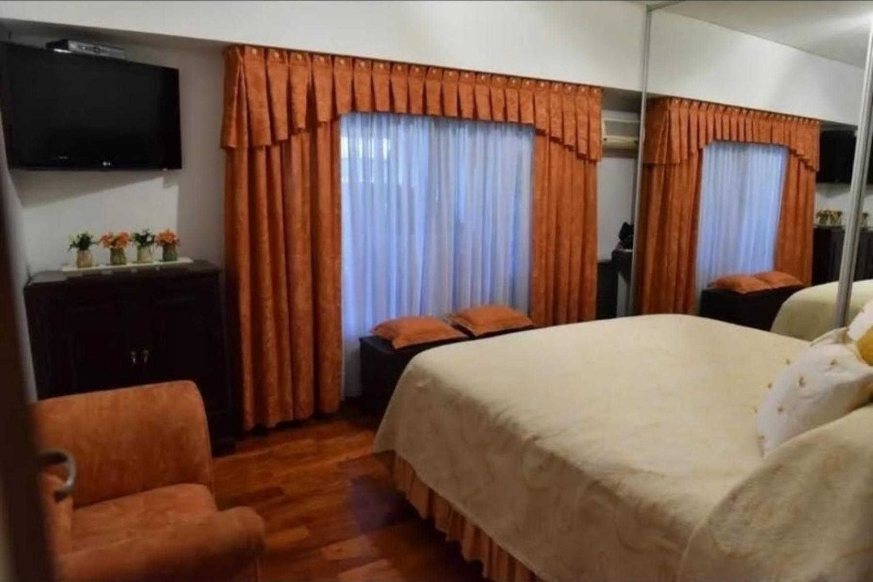 Venta Excelente Casa De 5 Ambientes - Jardin - Garage - Lomas De Mirador. — foto 7