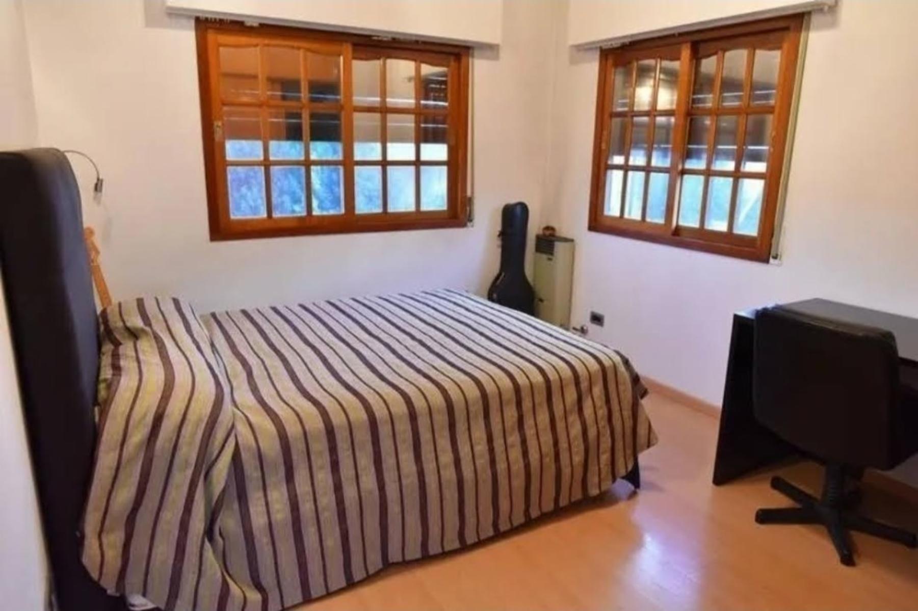 Venta Excelente Casa De 5 Ambientes - Jardin - Garage - Lomas De Mirador. — foto 8