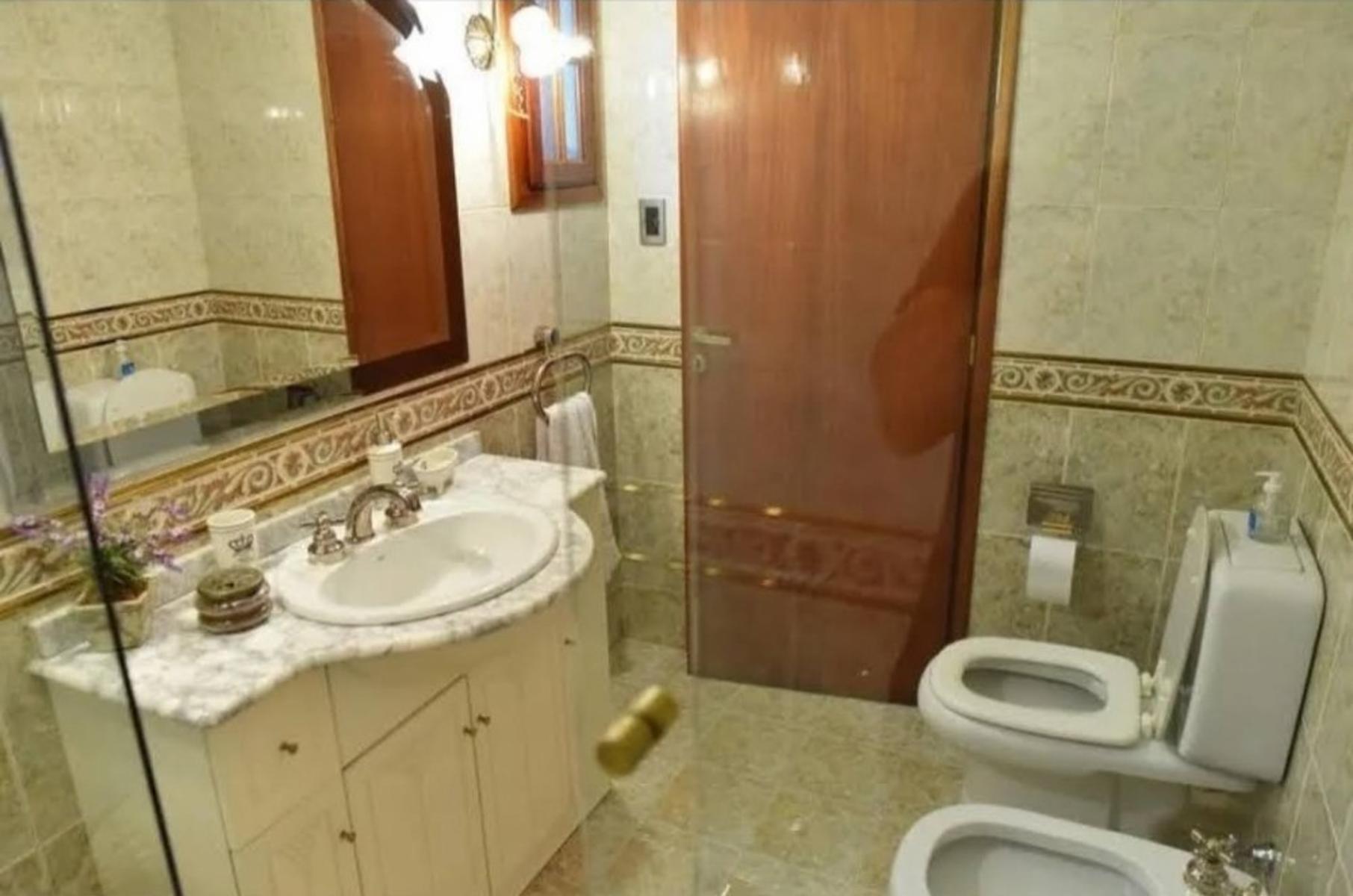 Venta Excelente Casa De 5 Ambientes - Jardin - Garage - Lomas De Mirador. — foto 9