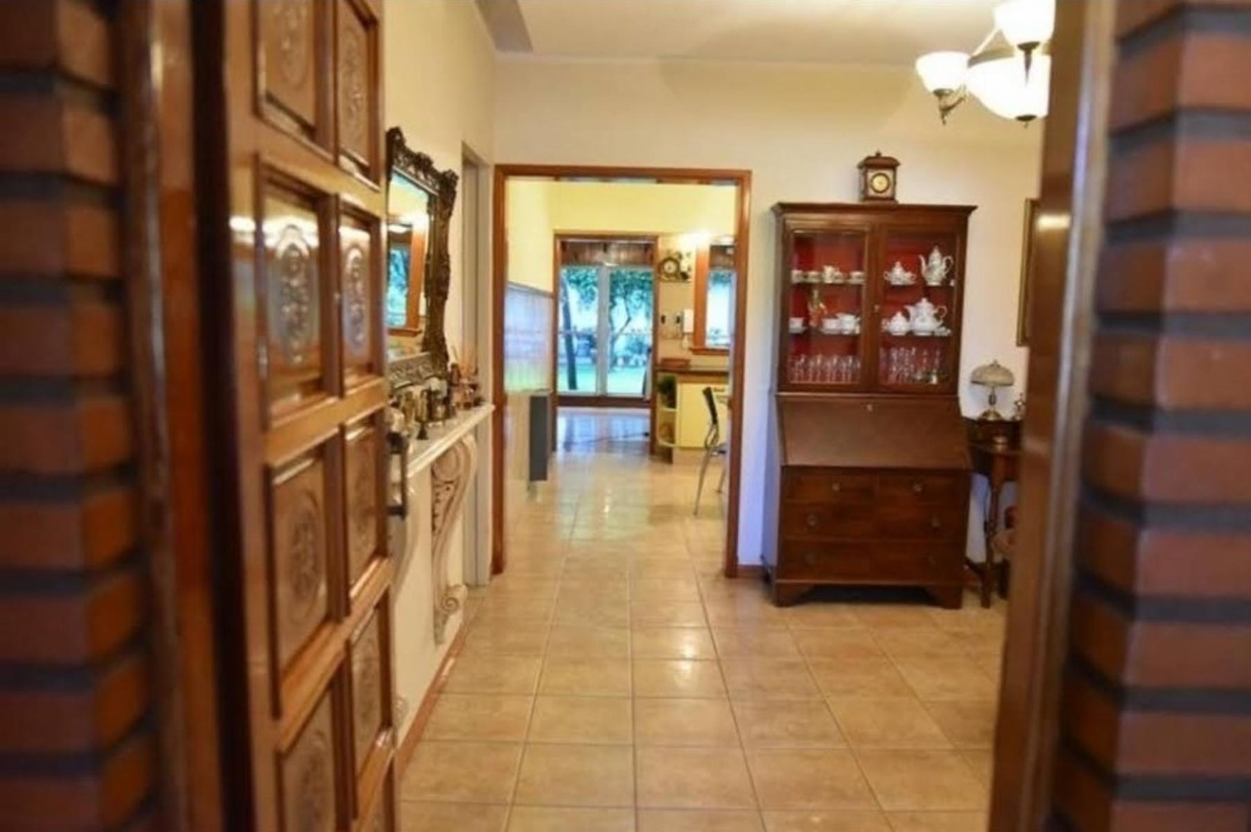 Venta Excelente Casa De 5 Ambientes - Jardin - Garage - Lomas De Mirador. — foto 12