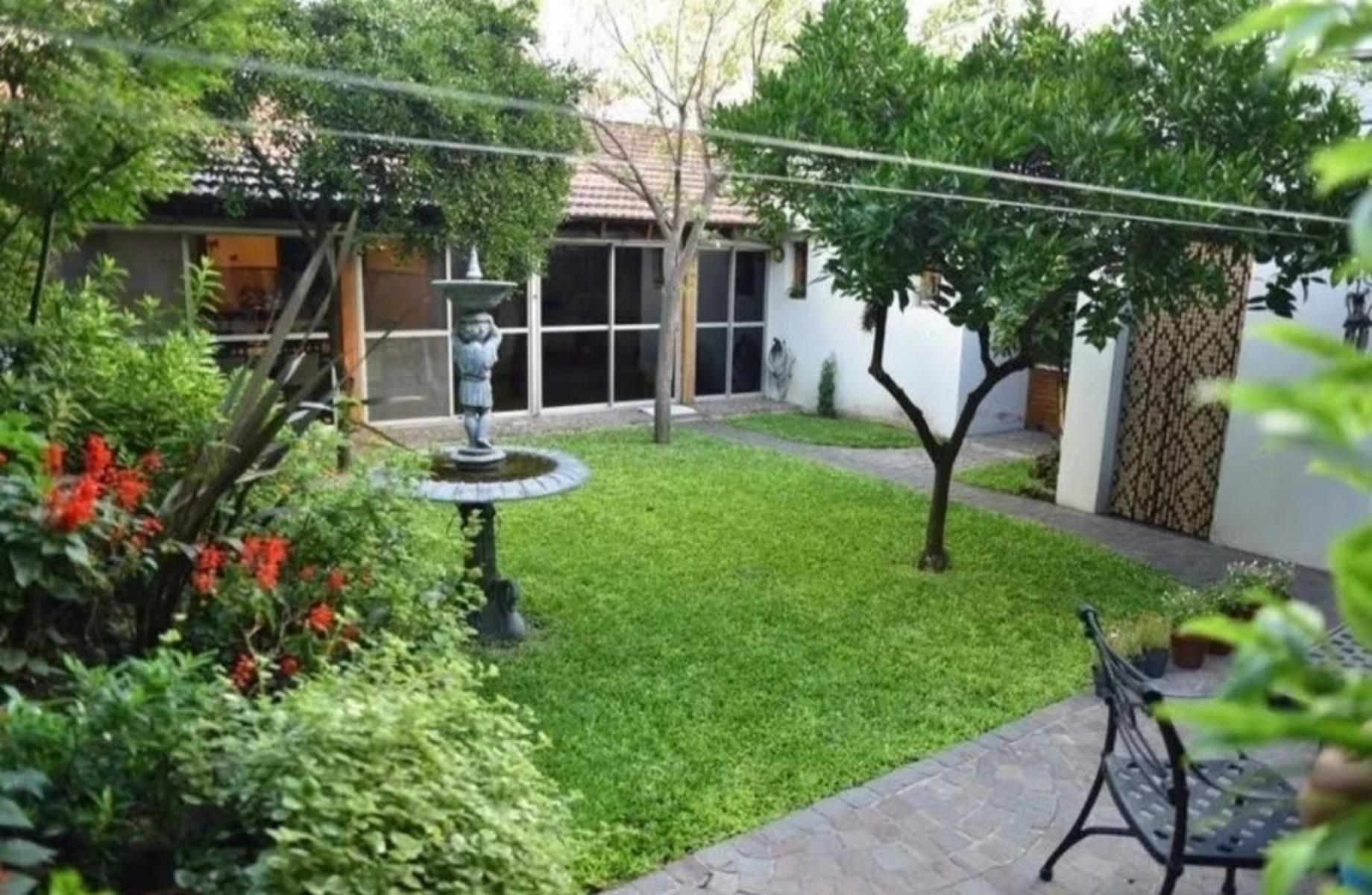 Venta Excelente Casa De 5 Ambientes - Jardin - Garage - Lomas De Mirador. — foto 13