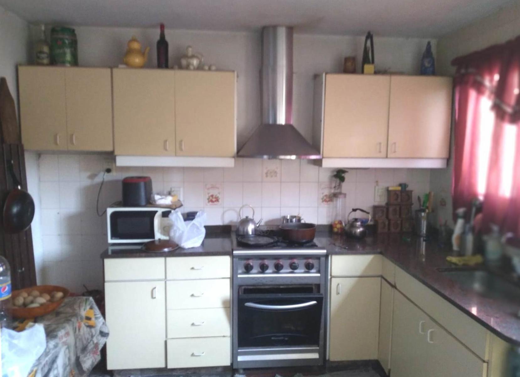 Casa en venta de 3 ambientes con local, La Tablada